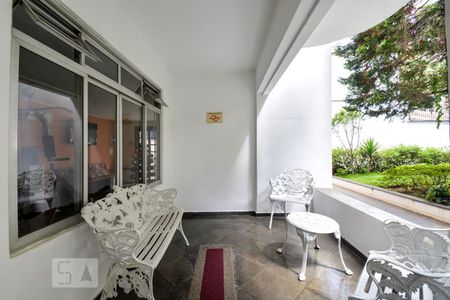 Apartamento à venda com 65m², 2 quartos e 1 vagaHall
