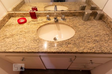 Apartamento à venda com 158m², 3 quartos e 3 vagasBanheiro da suíte 3