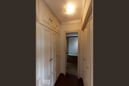 Closet da suíte 1 de apartamento à venda com 3 quartos, 158m² em Vila Suzana, São Paulo