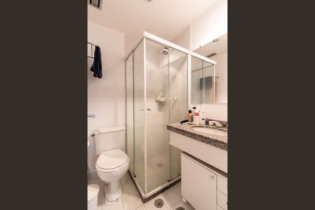 Banheiro 1  de apartamento para alugar com 2 quartos, 52m² em Itaim Bibi, São Paulo