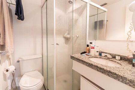 Banheiro de apartamento para alugar com 2 quartos, 52m² em Itaim Bibi, São Paulo