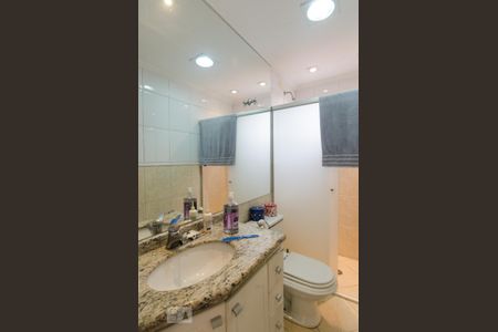Banheiro de kitnet/studio para alugar com 1 quarto, 60m² em Jardim do Mar, São Bernardo do Campo