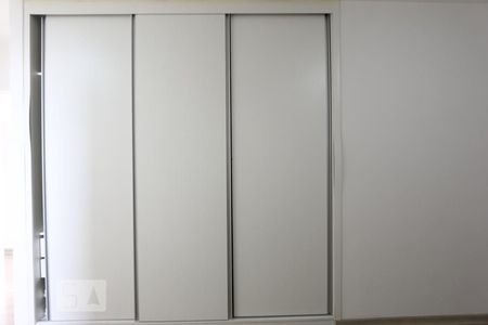 Apartamento para alugar com 77m², 2 quartos e 2 vagassuite