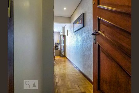 Entrada de apartamento à venda com 3 quartos, 72m² em Cambuci, São Paulo