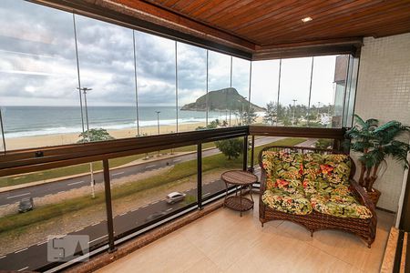 Sala e Varanda de apartamento para alugar com 2 quartos, 90m² em Recreio dos Bandeirantes, Rio de Janeiro