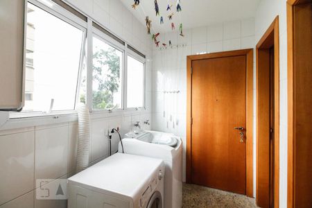 Apartamento à venda com 150m², 3 quartos e 3 vagasÁrea de serviço 