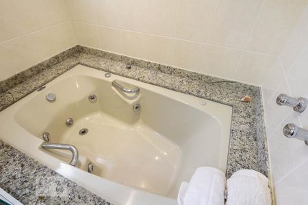 Apartamento à venda com 150m², 3 quartos e 3 vagasBanheiro suite 3