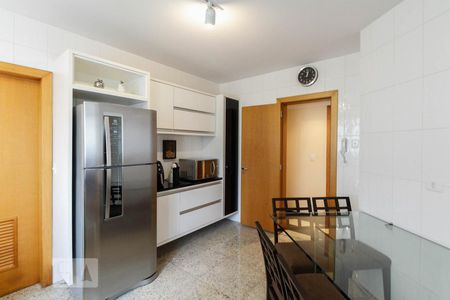 Apartamento à venda com 150m², 3 quartos e 3 vagasCozinha 