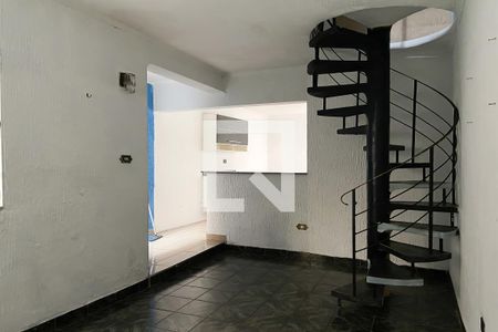 Sala de casa para alugar com 2 quartos, 160m² em Km 18, Osasco