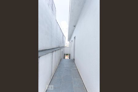 Casa à venda com 420m², 3 quartos e 8 vagasCorredor Lateral Externo