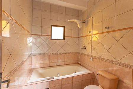 Casa à venda com 420m², 3 quartos e 8 vagasBanheiro Suíte