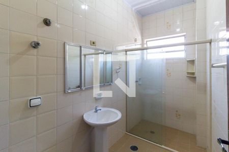 Casa à venda com 180m², 3 quartos e sem vaga Casa à venda com 180m², 3 quartos e sem vagaBanheiro