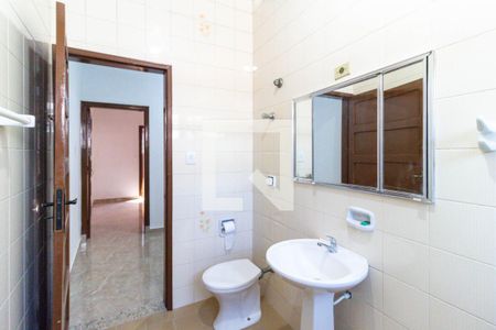 Casa à venda com 180m², 3 quartos e sem vaga Casa à venda com 180m², 3 quartos e sem vagaBanheiro