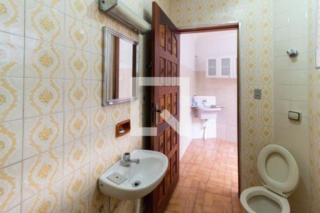 Casa à venda com 180m², 3 quartos e sem vaga Casa à venda com 180m², 3 quartos e sem vagaBanheiro