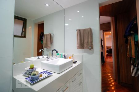 Apartamento para alugar com 170m², 3 quartos e 2 vagasBanheiro da Suíte