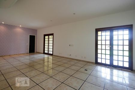 Sala de casa à venda com 5 quartos, 460m² em Barra da Tijuca, Rio de Janeiro