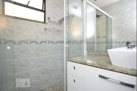 Banheiro do Quarto 1 Suite de apartamento à venda com 3 quartos, 134m² em Jardim Guanabara, Rio de Janeiro
