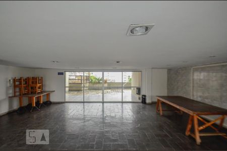 Apartamento para alugar com 70m², 2 quartos e 1 vagaÁrea comum - Salão de festas