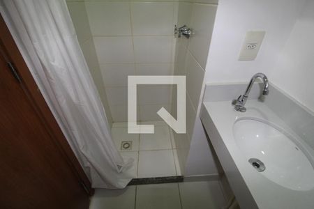 Apartamento à venda com 75m², 2 quartos e 1 vagaBanheiro da suíte 