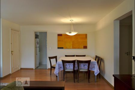 Sala  de apartamento para alugar com 2 quartos, 80m² em Vila Nova Conceição, São Paulo