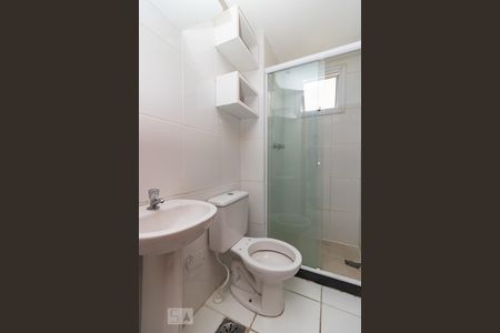 Banheiro de apartamento para alugar com 2 quartos, 50m² em Todos Os Santos, Rio de Janeiro