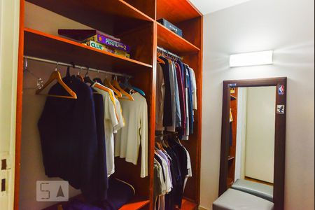 Apartamento à venda com 226m², 3 quartos e 2 vagasCloset Quarto 2