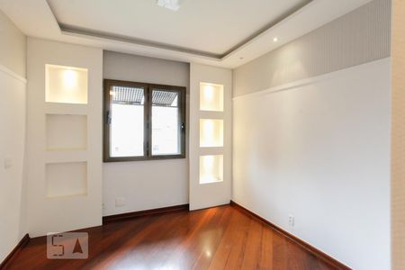 Apartamento para alugar com 190m², 4 quartos e 3 vagasSuíte 2
