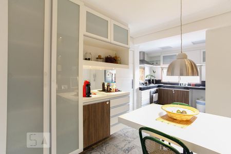 Apartamento para alugar com 190m², 4 quartos e 3 vagasCozinha 