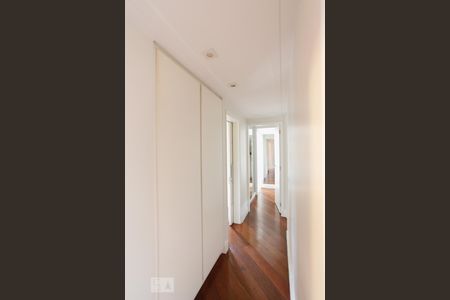 Apartamento para alugar com 190m², 4 quartos e 3 vagasCorredor 