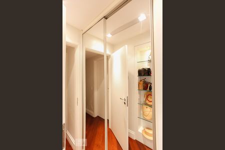 Apartamento para alugar com 190m², 4 quartos e 3 vagasCloset da Suíte 1