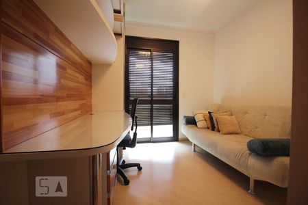 Quarto 1 de apartamento para alugar com 4 quartos, 140m² em Vila Suzana, São Paulo