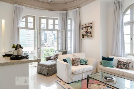 Apartamento à venda com 72m², 1 quarto e sem vagaSala