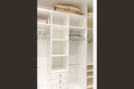 Apartamento à venda com 72m², 1 quarto e sem vagaCloset - Quarto - Suíte