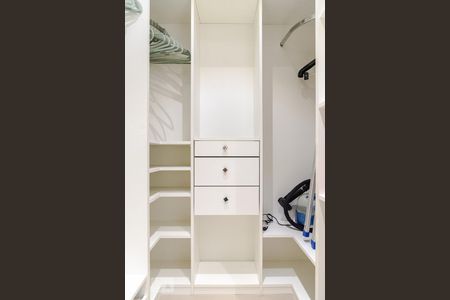 Apartamento à venda com 72m², 1 quarto e sem vagaCloset - Quarto - Suíte