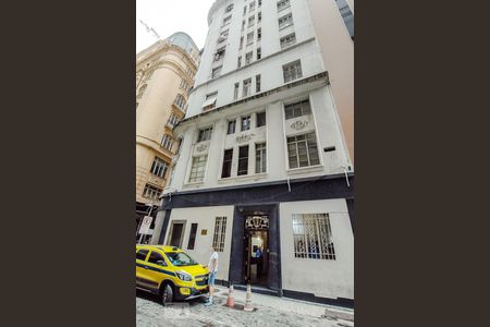 Apartamento à venda com 72m², 1 quarto e sem vagaFachada