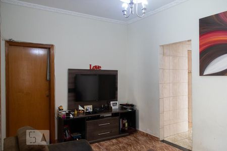 SALA de casa para alugar com 3 quartos, 499m² em Vila Romero, São Paulo