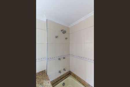 Banheiro da suíte de apartamento para alugar com 3 quartos, 100m² em Vila Andrade, São Paulo
