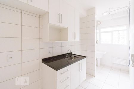 Cozinha de apartamento para alugar com 2 quartos, 57m² em Umuarama, Osasco