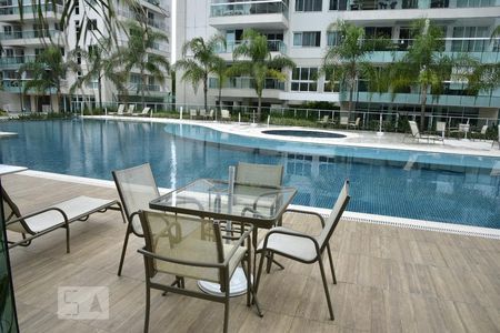 Apartamento para alugar com 78m², 2 quartos e 1 vagaÁrea comum - Piscina