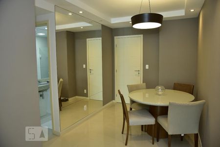 Sala de apartamento para alugar com 2 quartos, 78m² em Jacarepaguá, Rio de Janeiro