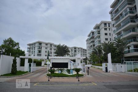 Fachada e portaria de apartamento para alugar com 2 quartos, 78m² em Jacarepaguá, Rio de Janeiro