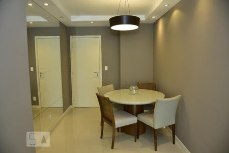Sala de apartamento para alugar com 2 quartos, 78m² em Jacarepaguá, Rio de Janeiro