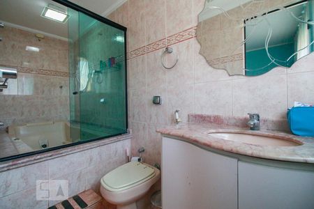 Banheiro do quarto 1 de casa à venda com 5 quartos, 300m² em Vila Invernada, São Paulo