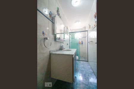 Banheiro social de casa à venda com 5 quartos, 300m² em Vila Invernada, São Paulo