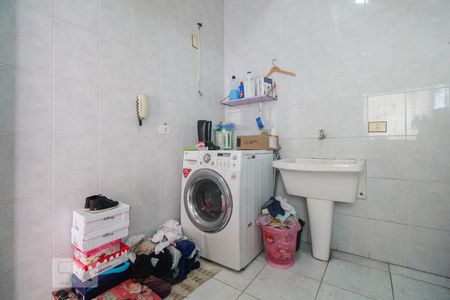 Casa à venda com 300m², 5 quartos e 4 vagasÁrea de serviço