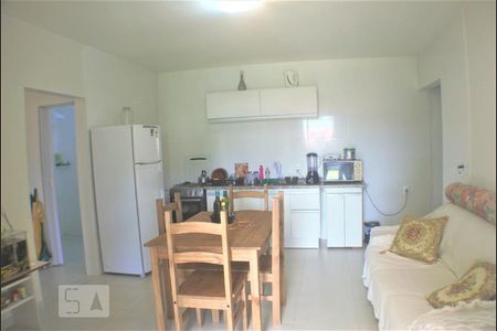Sala/Cozinha de casa para alugar com 3 quartos, 100m² em São João do Rio Vermelho, Florianópolis