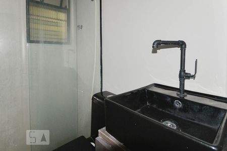 Banheiro de kitnet/studio para alugar com 2 quartos, 38m² em Tijuca, Rio de Janeiro