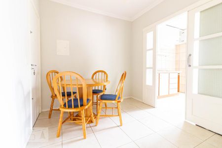 Cozinha de apartamento para alugar com 3 quartos, 111m² em Petrópolis, Porto Alegre