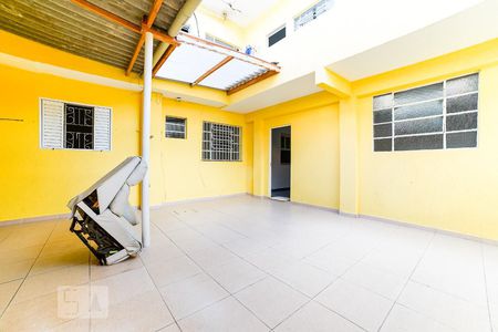Casa para alugar com 100m², 2 quartos e sem vagaQuintal