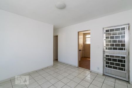 Sala de apartamento para alugar com 2 quartos, 50m² em Olaria, Rio de Janeiro